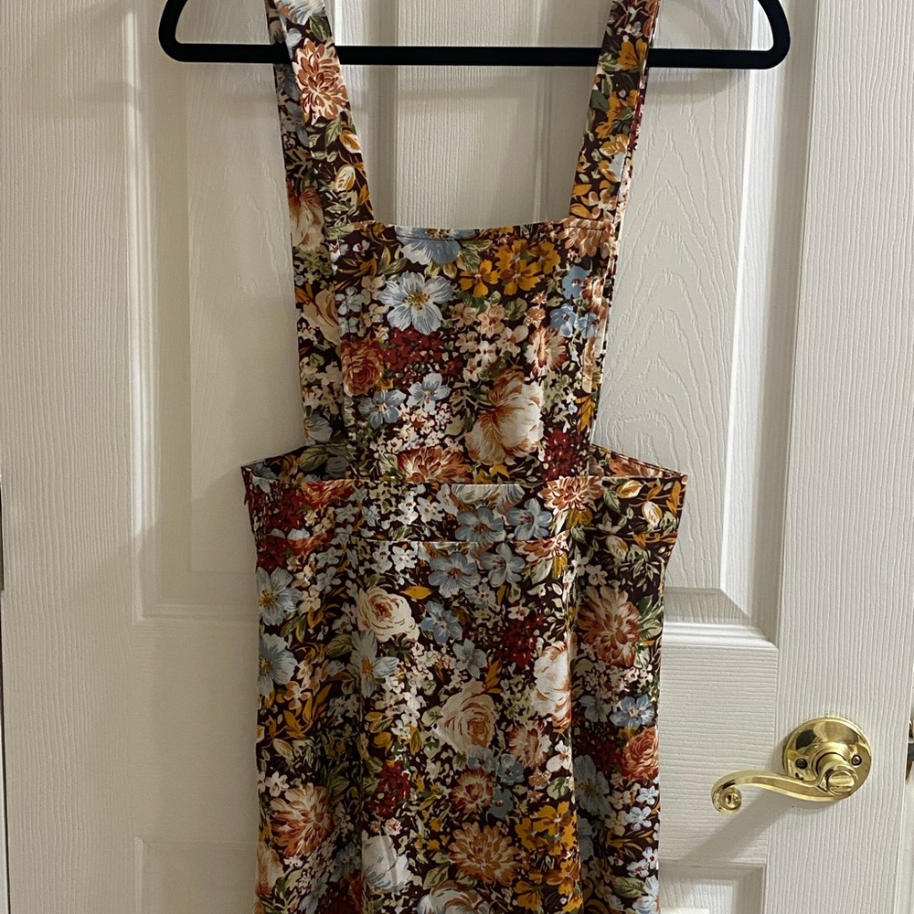Flowery overall skirt